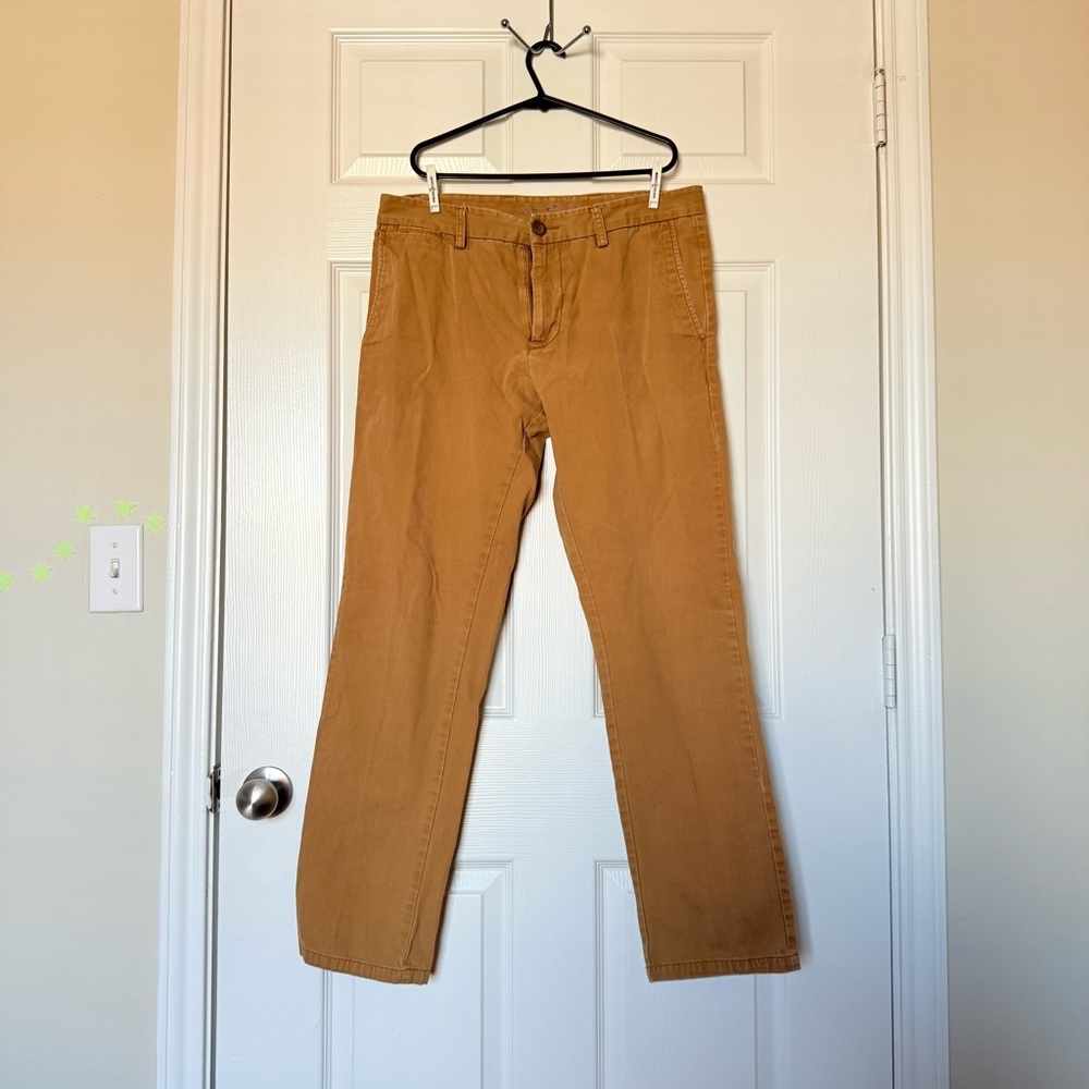 OLD Navy (logo worn out)
Size 33x32
Color Khaki